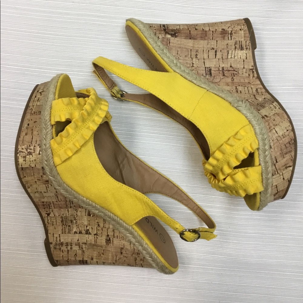 Striking Yellow Platforms.  Wild Diva - Picture 3 of 6